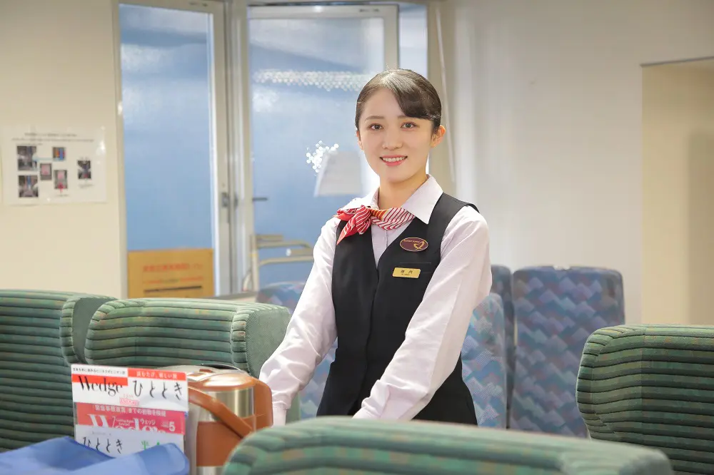 内定速報 ジェイアール東海パッセンジャーズのパーサーに内定 ホスピタリティ ツーリズム専門学校大阪 観光業界に強いおもてなしの専門学校 トラベルジャーナル学園